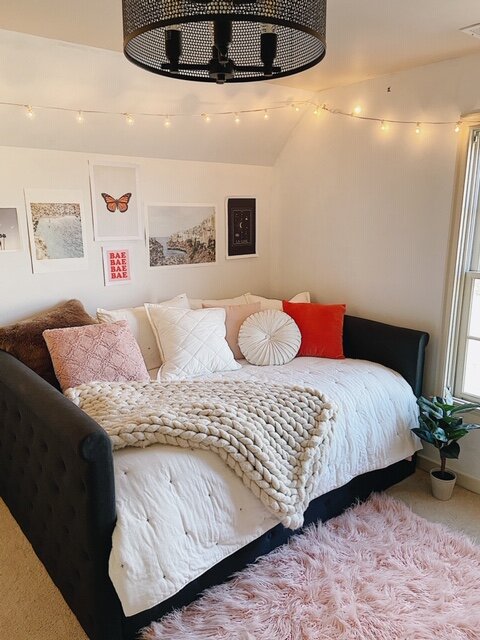 Teen Girl Bedroom Essentials A Complete Checklist She Gave It Go - How To Decorate Your Bedroom Walls Teenage Girl
