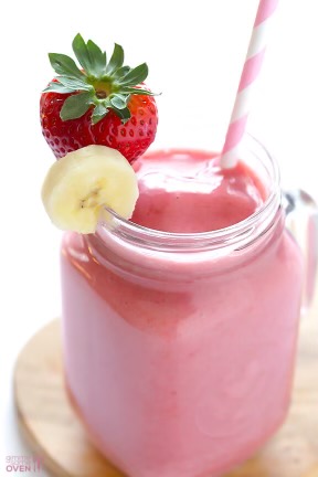 5 Easy Summer Smoothie Recipes featured by top AL lifestyle blogger, She Gave It A Go | Summer Smoothie Recipes by popular Alabama lifestyle blog, She Gave It A Go: image of a strawberry banana smoothie. 