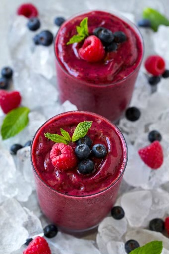 5 Easy Summer Smoothie Recipes featured by top AL lifestyle blogger, She Gave It A Go | Summer Smoothie Recipes by popular Alabama lifestyle blog, She Gave It A Go: image of a summer fruit smoothie. 