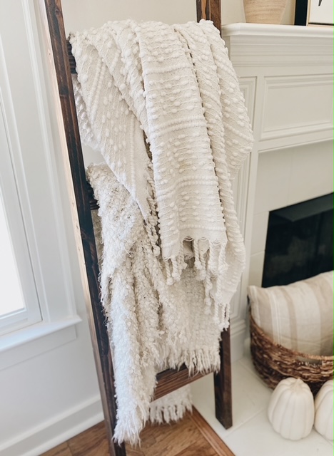 Farmhouse Blanket Ladder decorating tips for Fall featured by top AL home decor blogger, She Gave It A Go