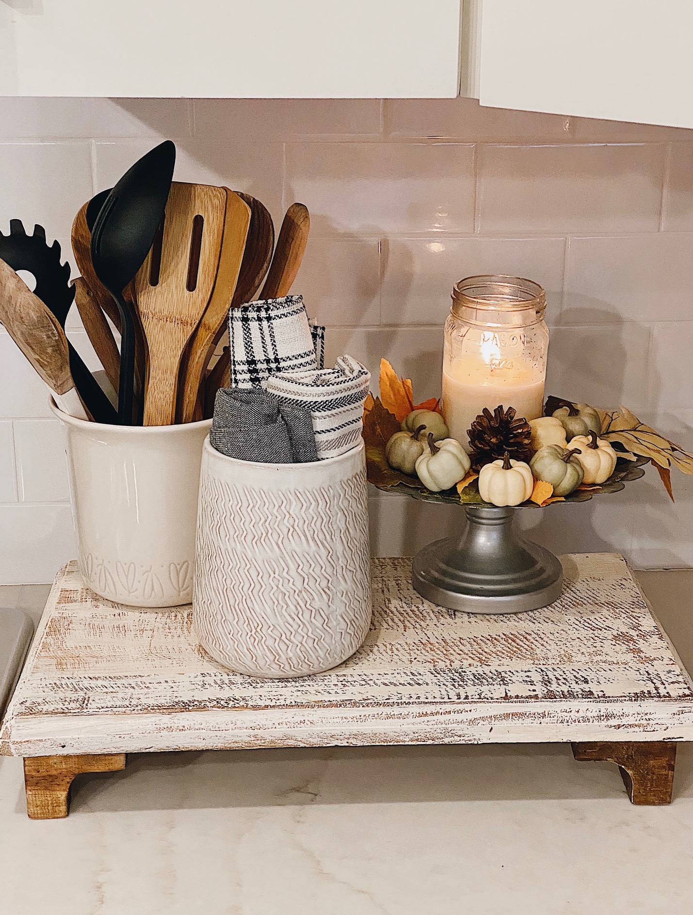 5 Cozy Farmhouse Kitchen Decor Ideas for Fall featured by top AL home decor blogger, She Gave It A Go