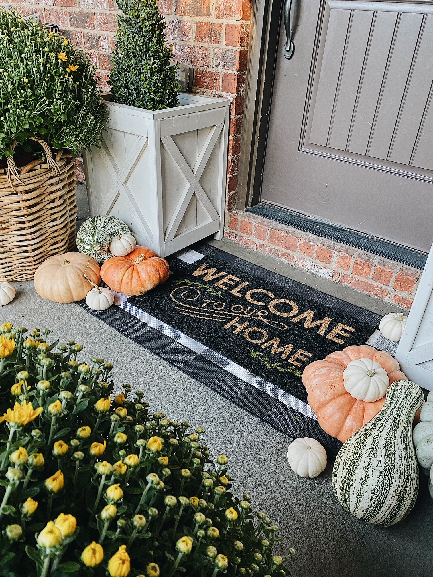 Cozy Outdoor Fall Decor for your Front Porch  featured by top AL home decor blogger, She Gave It A Go