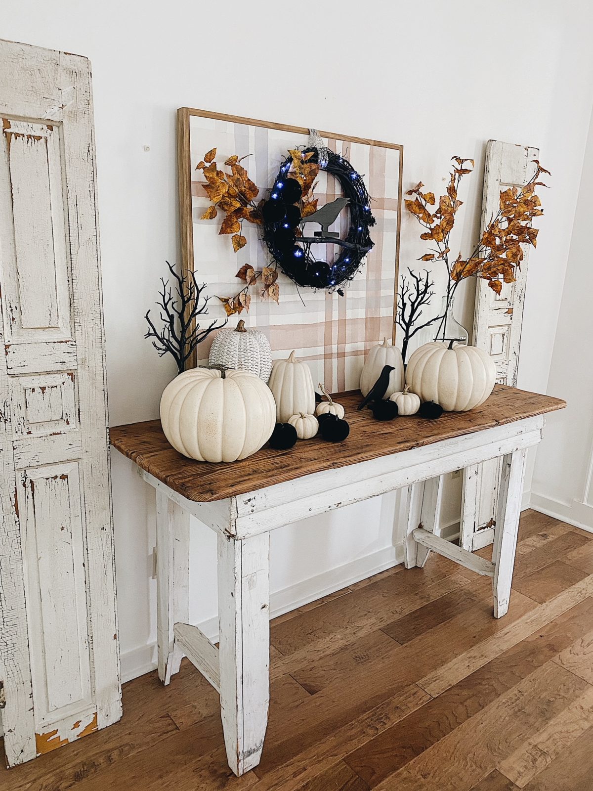 DIY Halloween Wreath, farmhouse decor featured by top AL home decor blogger, She Gave It A Go