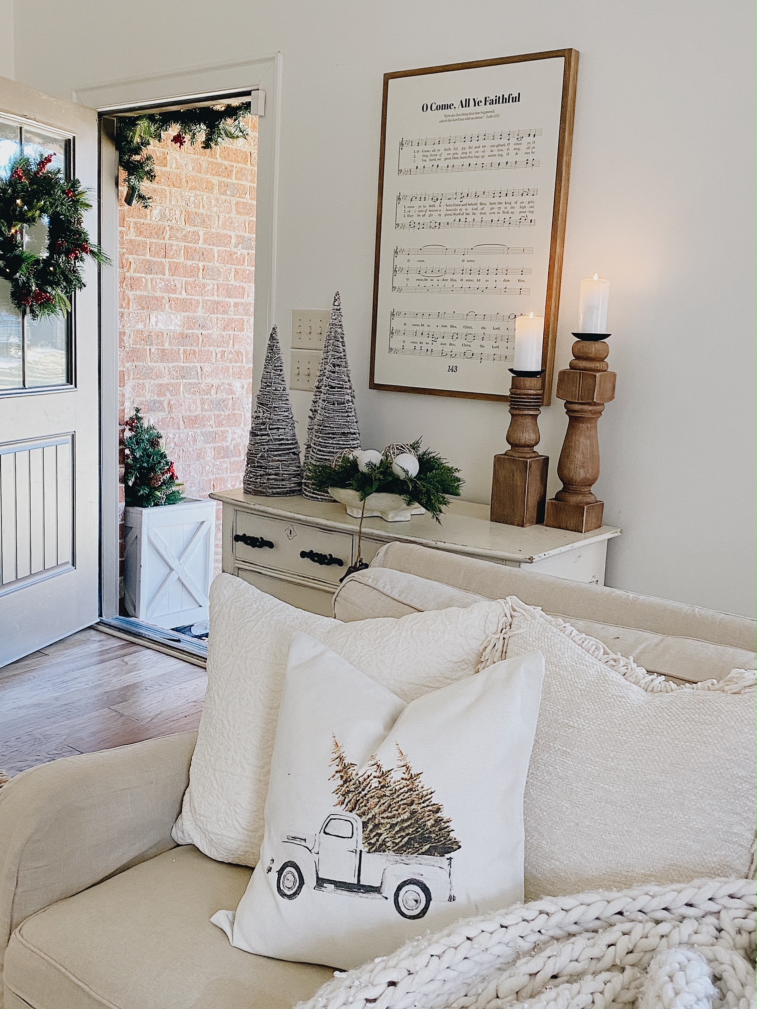 Holiday Home Tour 2021 by top AL home decor blogger, She Gave It A Go