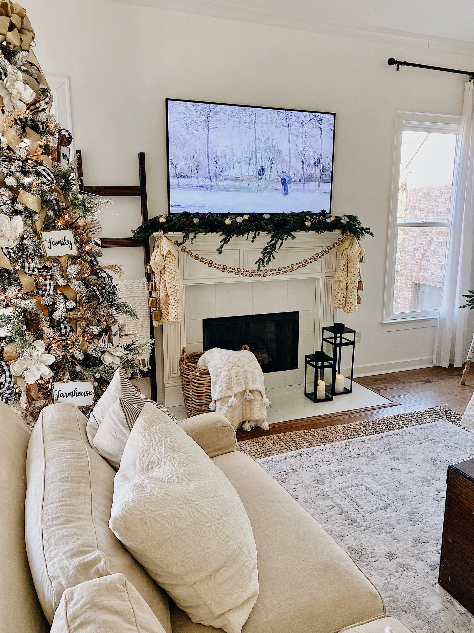Holiday Home Tour 2021 by top AL home decor blogger, She Gave It A Go