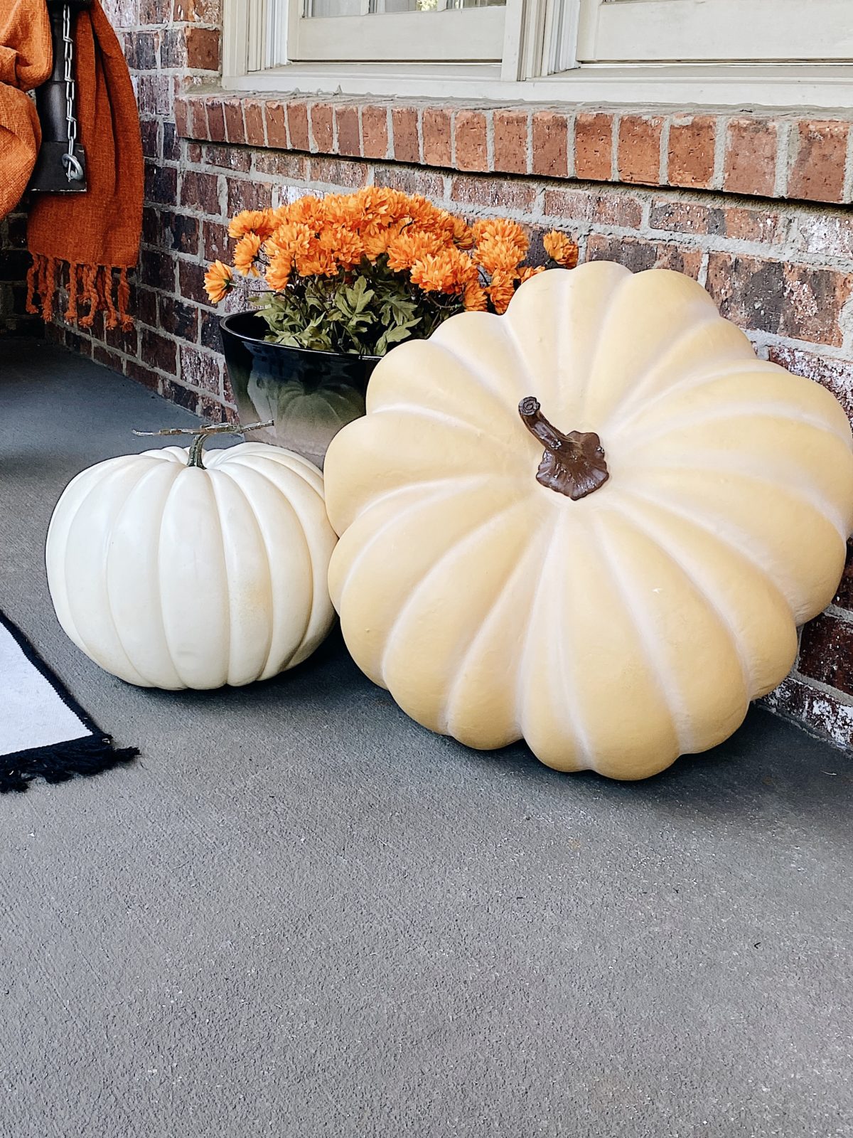 10 Best Halloween Front Porch Decorating Ideas | She Gave It A Go