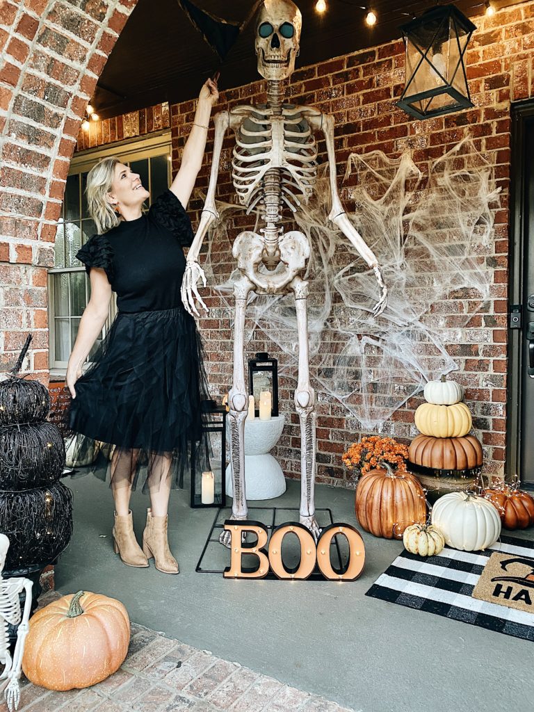 10 Best Halloween Front Porch Decorating Ideas | She Gave It A Go