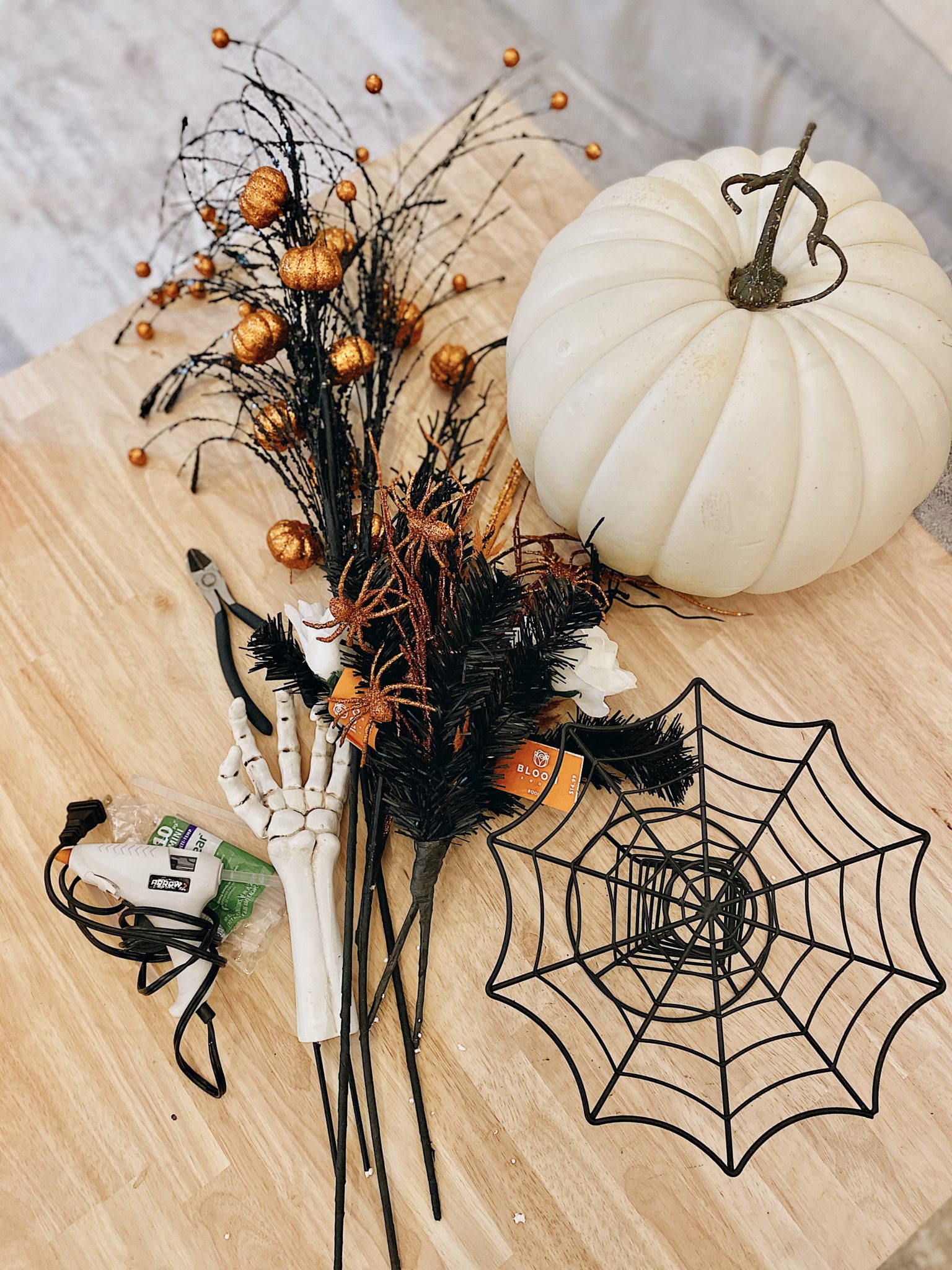 Easy DIY Pumpkin Vase For Your Halloween Decor She Gave It A Go
