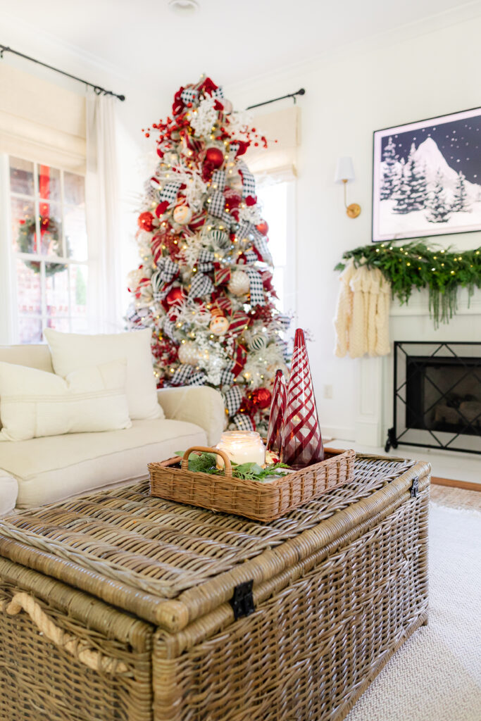 Christmas Home Tour In Green And White - Thistle Key Lane